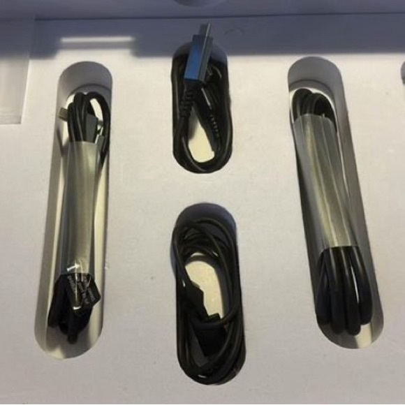 Maxfree F2 Triple Monitor Laptop Screen Extender - 14” - Picture 5 of 9